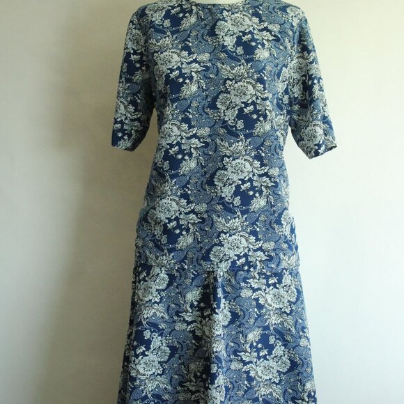 Vintage 1990s Skirt and Blouse Set, Norton McNaughton Blue And White Floral - Picture 4 of 10